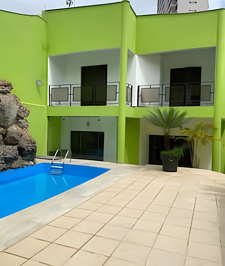 Quarto para você na Liberdade Casa com Piscina!