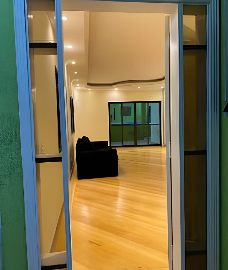 Quarto para você na Liberdade Casa com Piscina!